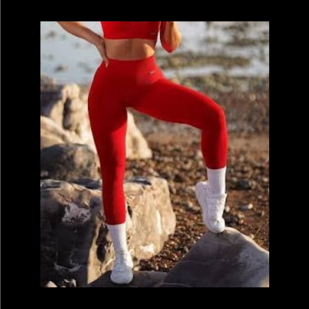 Bombshell Sportswear Red Seamless XS/S Leggings